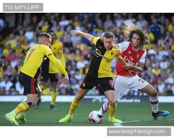 德比队与伊普斯维奇的激烈对决揭示英冠联赛的竞争魅力与球队实力较量