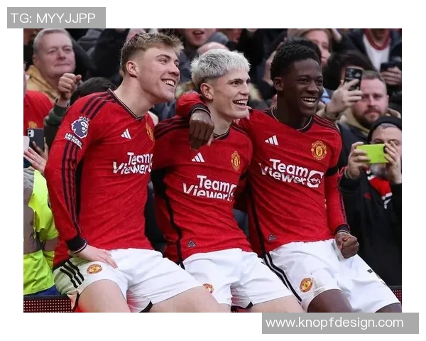 曼联迎战青年人期待精彩对决球迷热情高涨助威球队奋勇争胜