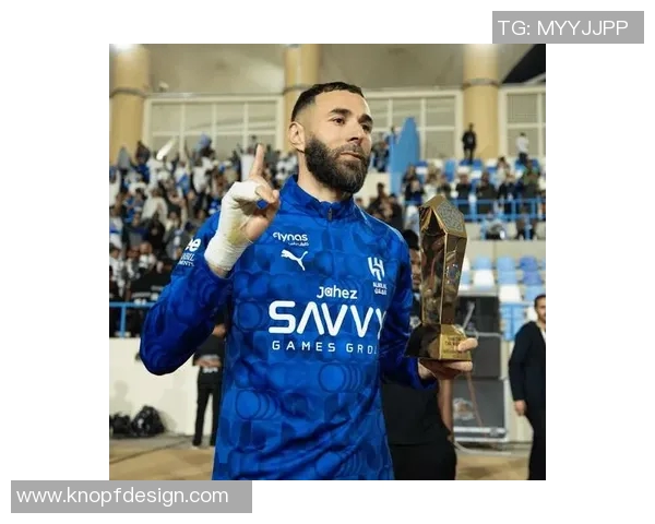 本泽马：从足球天才到传奇巨星的辉煌历程与影响力分析